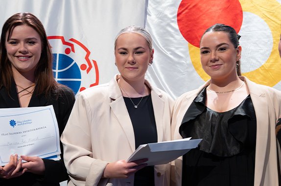 Sveinsbréf afhent í átta iðngreinum