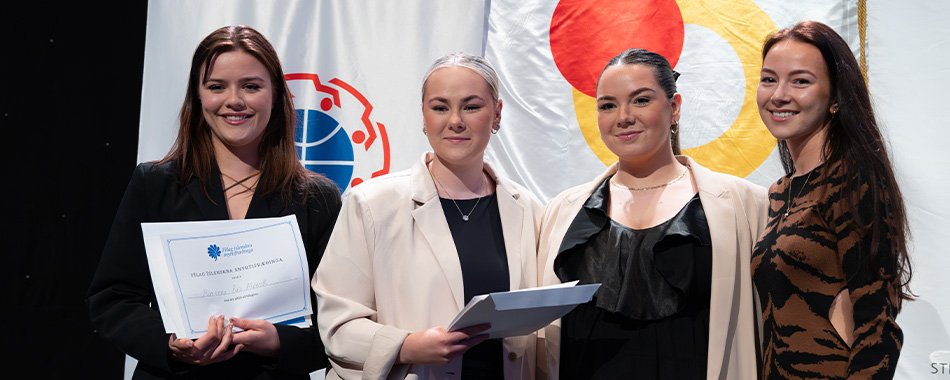 Sveinsbréf afhent í átta iðngreinum
