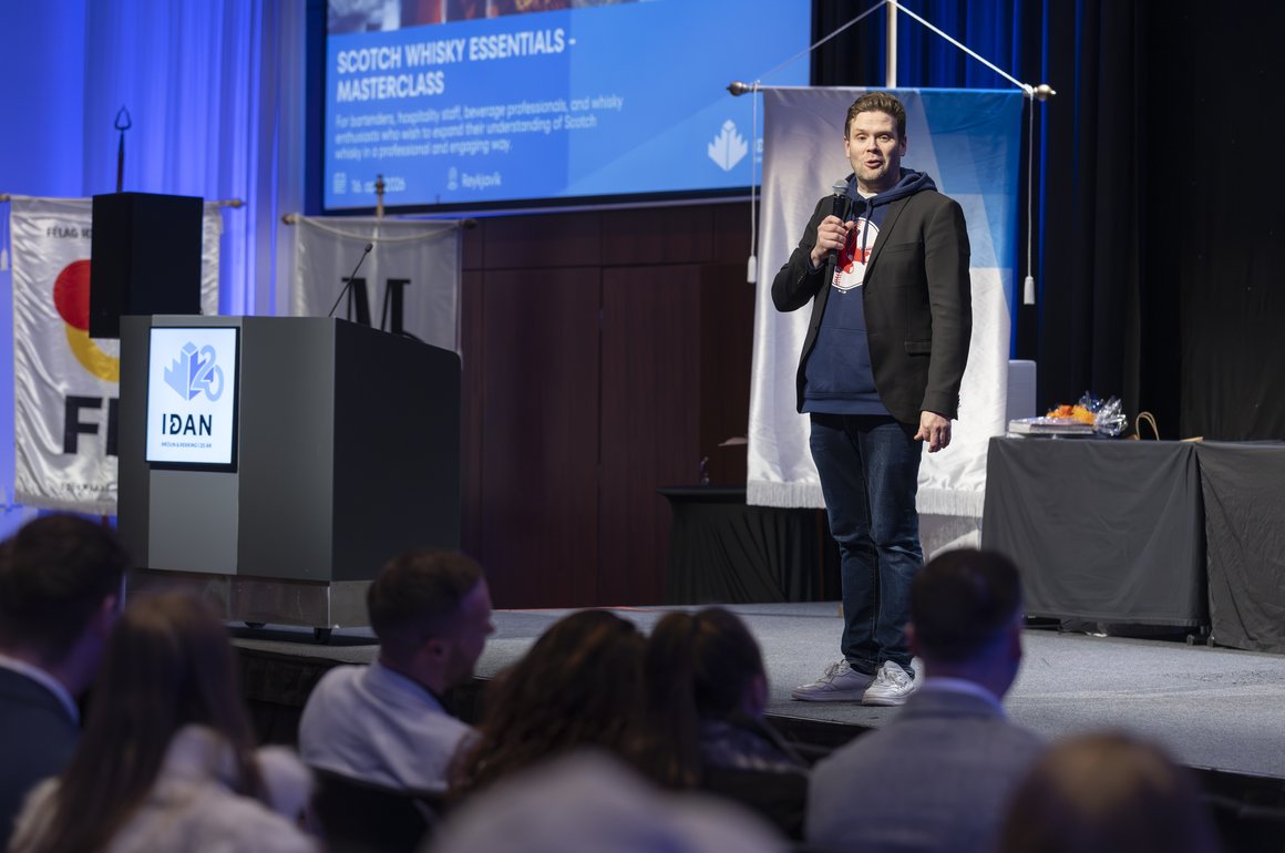 Við óskum nýsveinum til hamingju