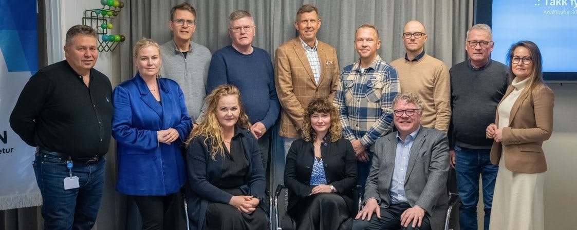 Stjórn Iðunnar. Á myndina vantar Sverri Gunnarsson en María Jóna Magnúsdóttir hætti í stjórn og Sverrir kallaður inn í hennar stað á starfsárinu. 