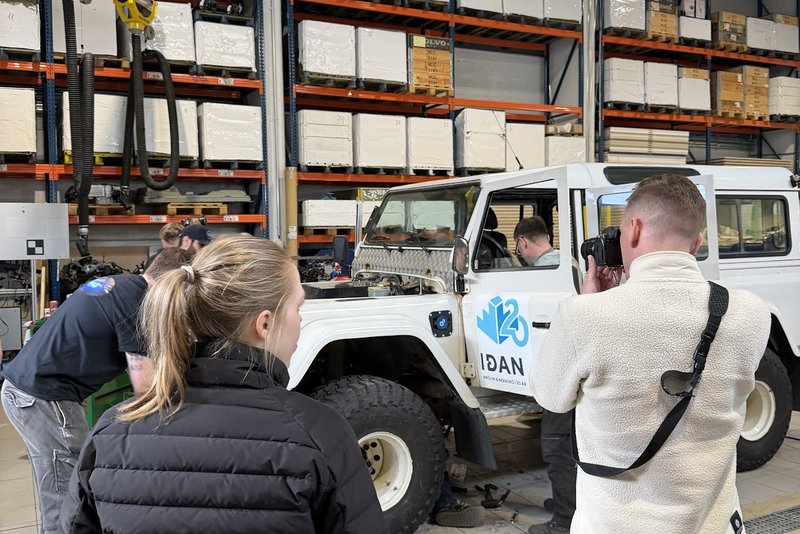 Land Rover Defender sem var rafvæddur á námskeiði
