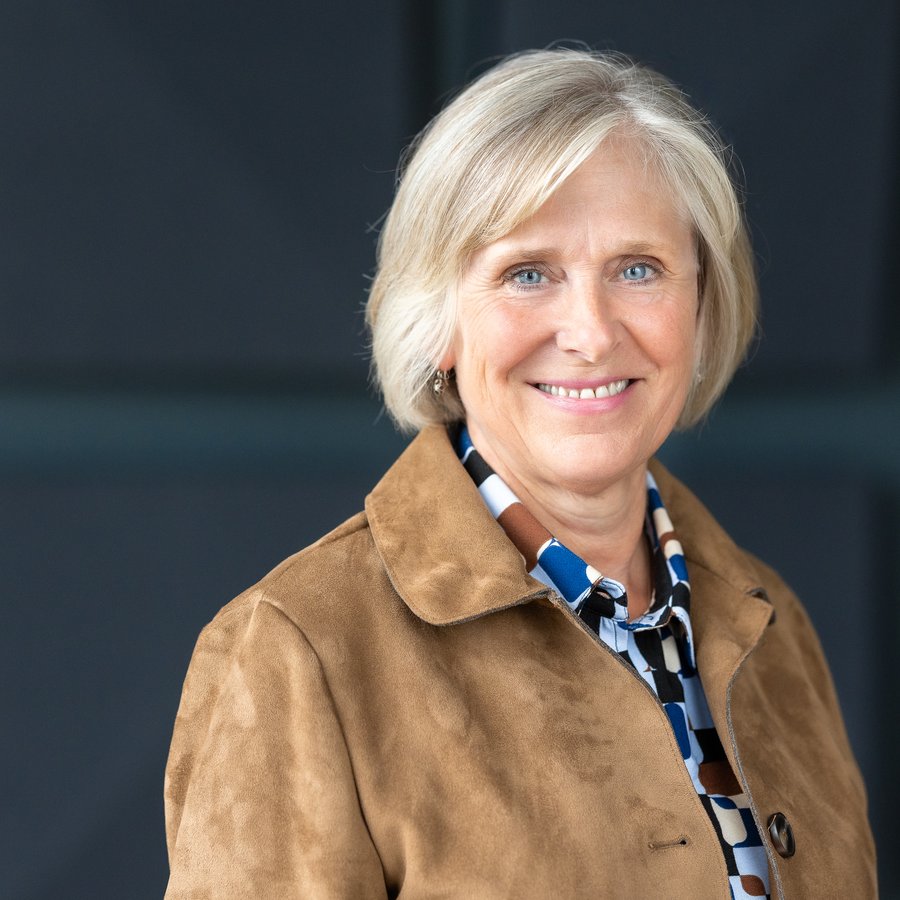 Helen Williamsdóttir Gray, leiðtogi alþjóðaverkefna